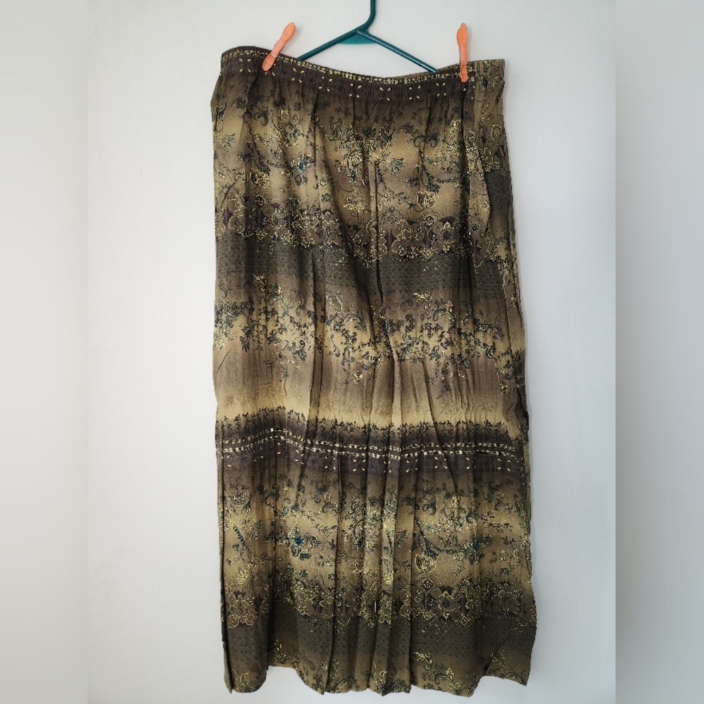 Elegant Brown Patterned Skirt